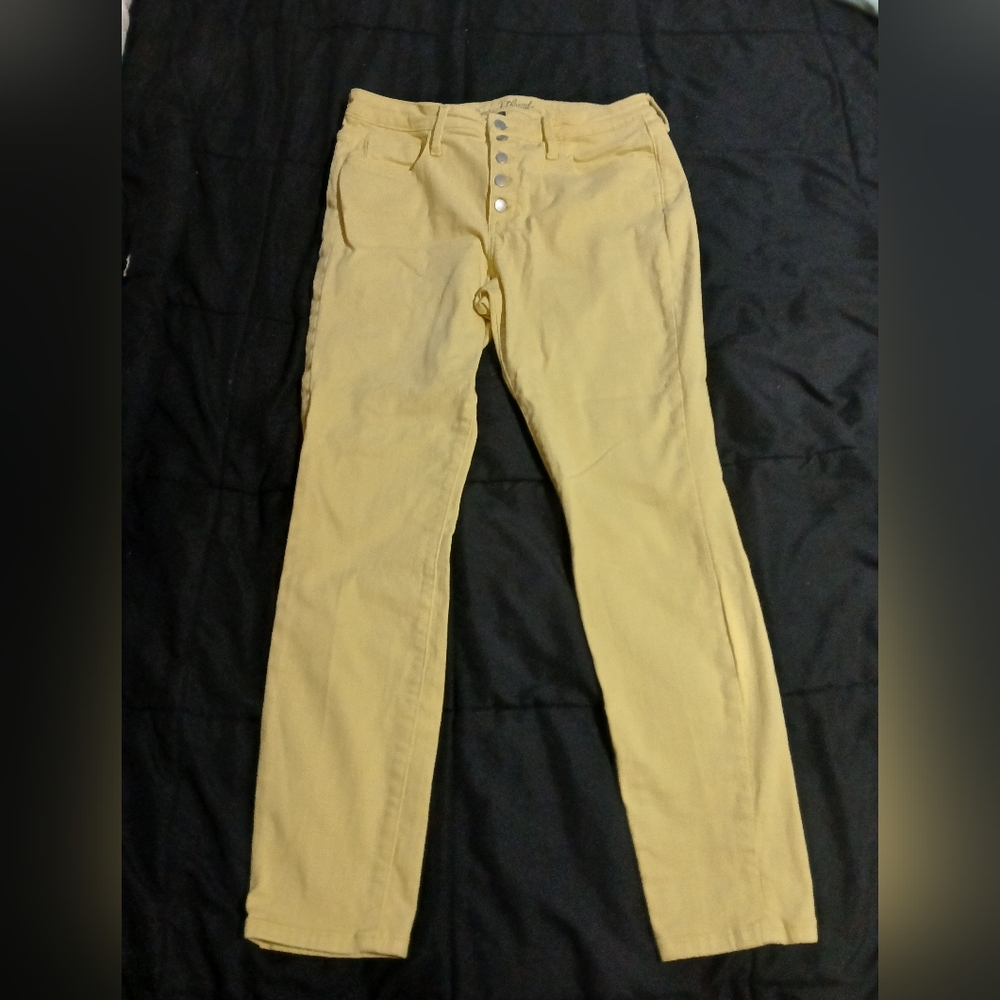 Universal Thread High Rise /skinny Women's Yellow Jeans.‎ Button Fly